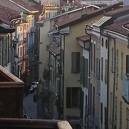 Torres Rojas Apartment Ivrea